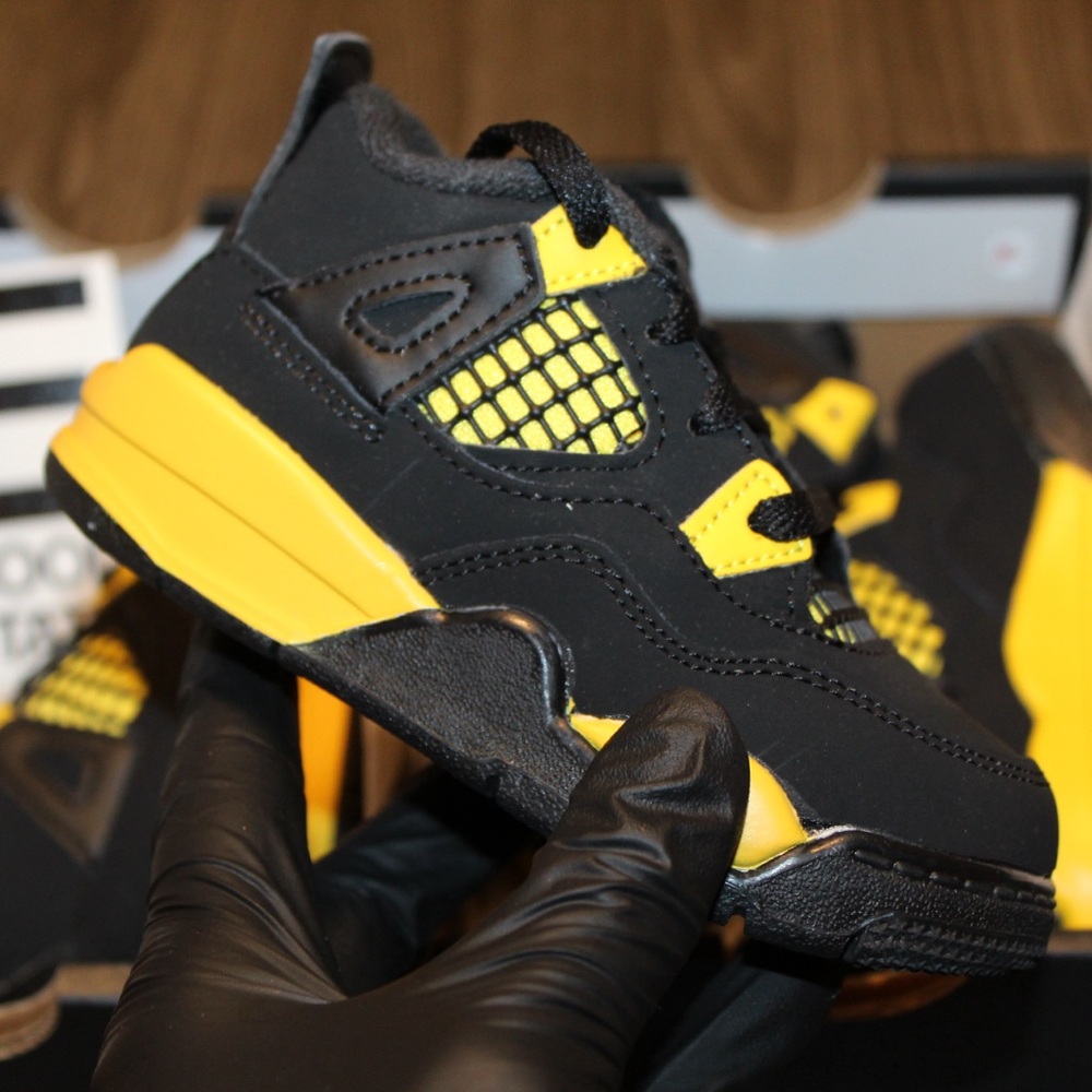 Air Jordan 4 Retro Thunder Toddler Size 7c Sneakers Lot